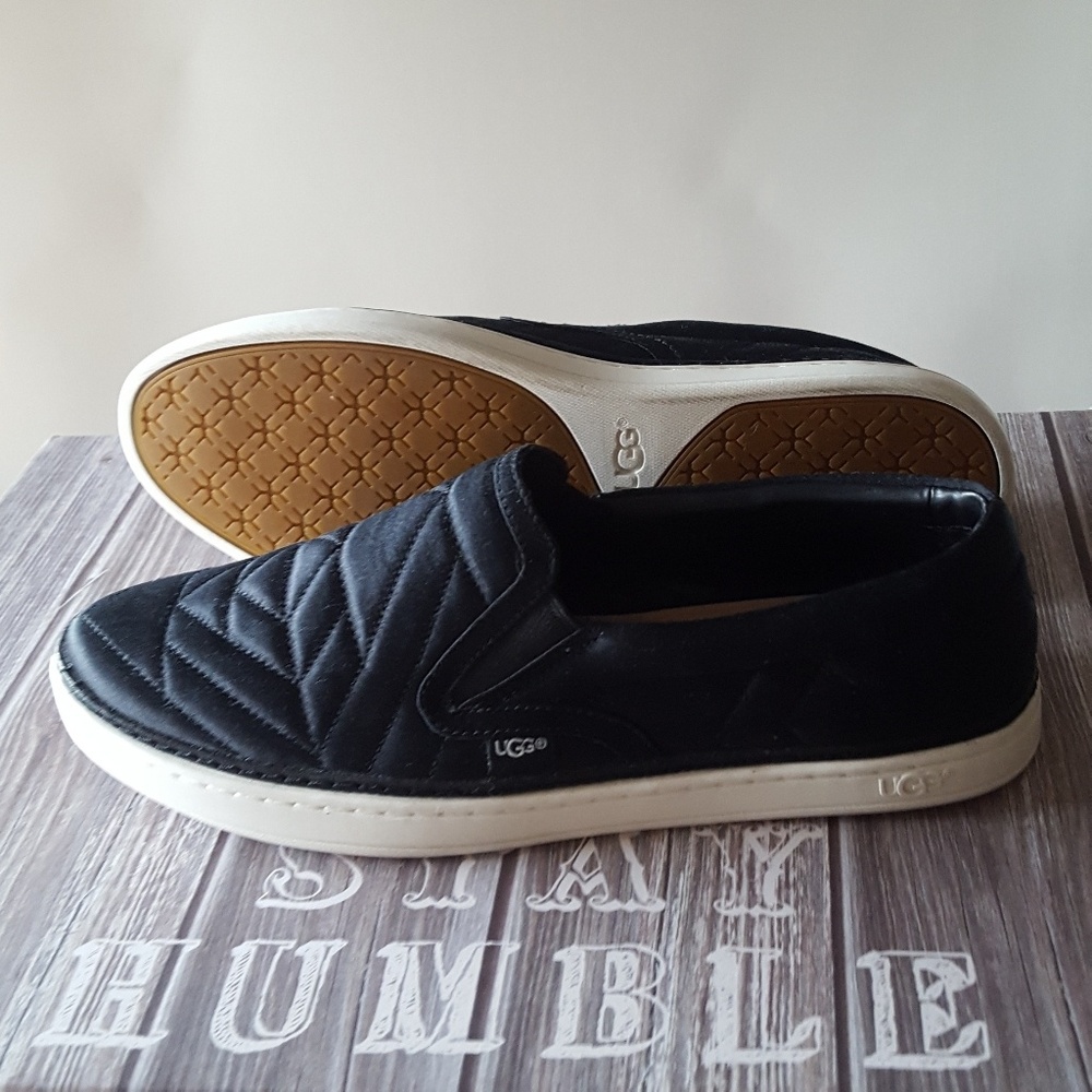 Size 8.5 Ugg Soleda Quilted Sneakers NWOT.